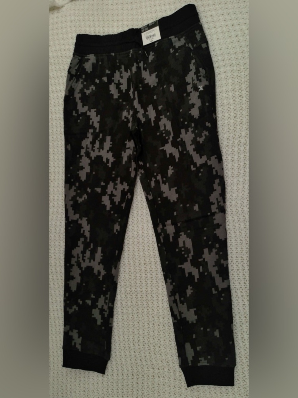 Xersion Boys Cuffed Mid Rise Regular Fit Fleece Jogger Pant in black camo sz xl